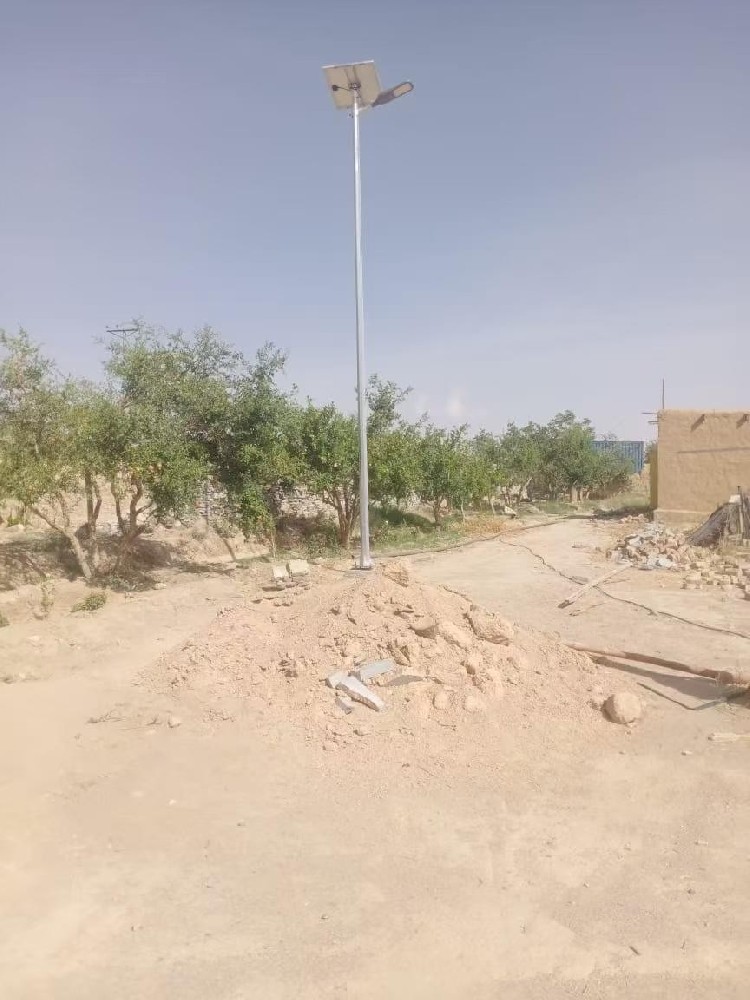 Solar High-Mast Street Light Project in Pakistan: Chuangyang Lighting Fixtures Paired with Locally W